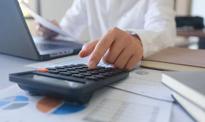 couple meeting with advisor